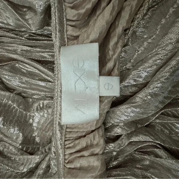 ALEXIS Scoop Neck Long Metallic Gown - S - Picture 5 of 7